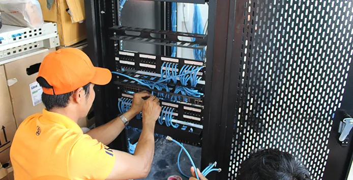 Giải pháp điện nhẹ tổng thể cho doanh nghiệp tại Đà Nẵng thi cong mang lan 2