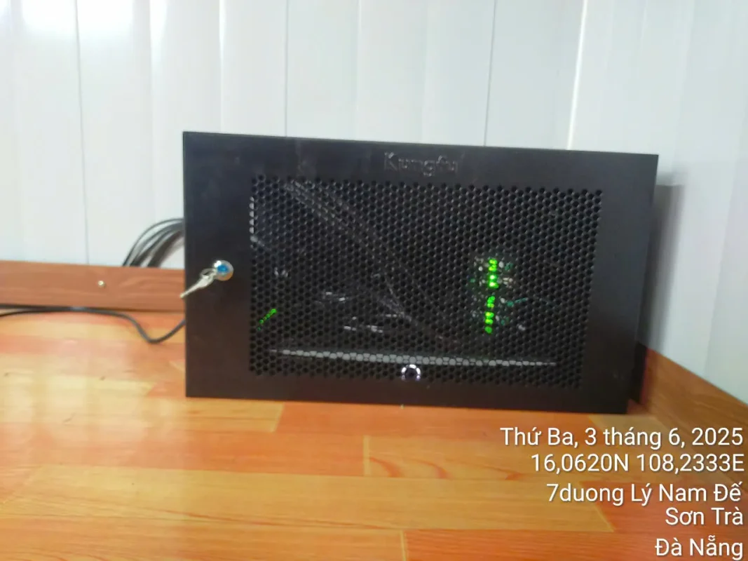 tu rack cho nha thau rox