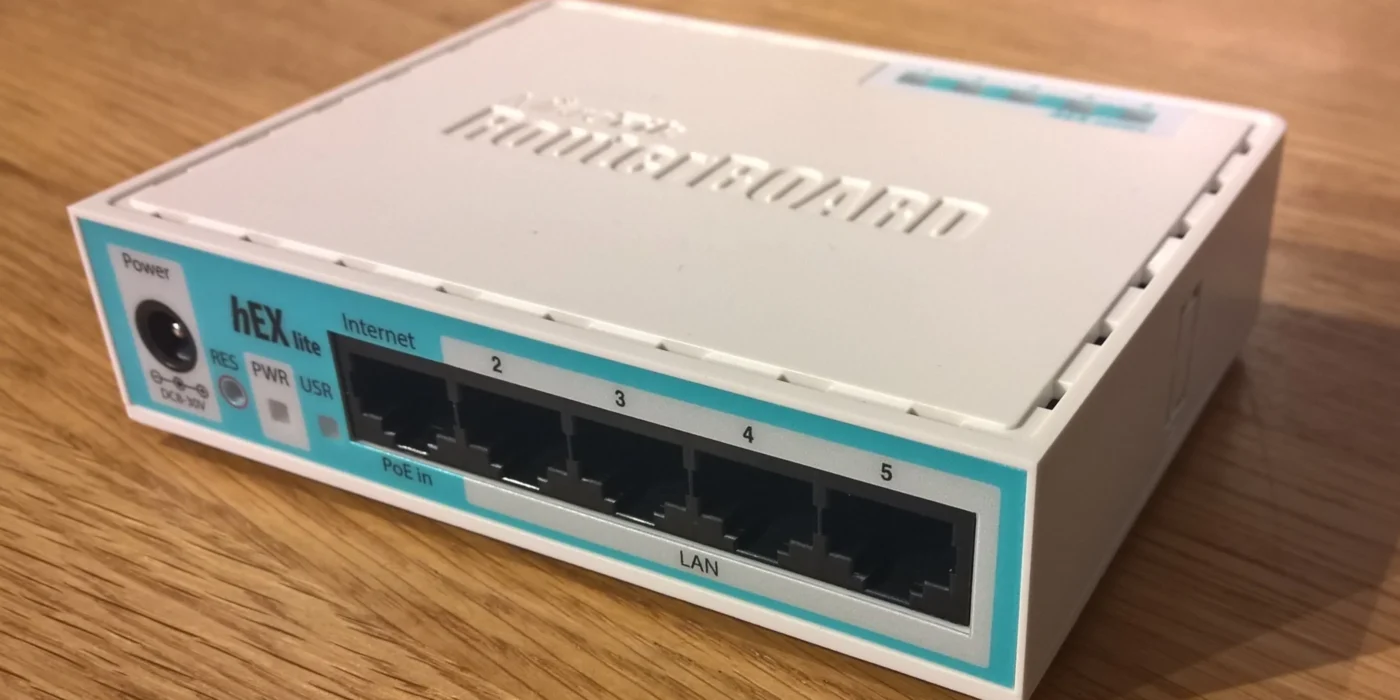 Mikrotik RB750Gr3 Là Gì? Đánh Giá Chi Tiết Hiệu Năng, Độ Bền & Khả Năng Mở Rộng Cấu hình chi tiết của Mikrotik RB750Gr3