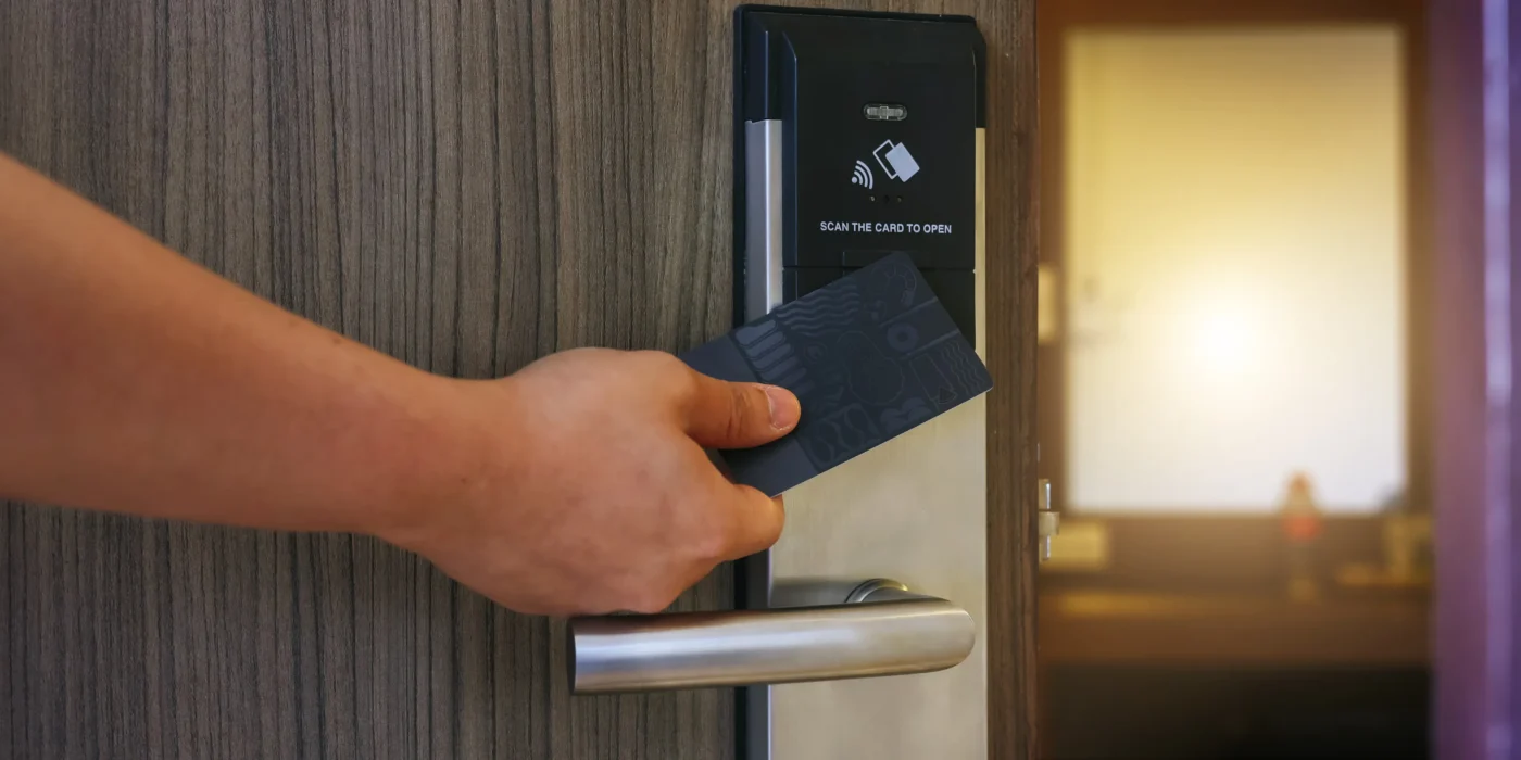 Khóa Từ Khách Sạn Giá Rẻ Đà Nẵng – Giải Pháp An Toàn và Hiện Đại Cho Mọi Khách Sạn khoa tu khach san gia re da nang 2