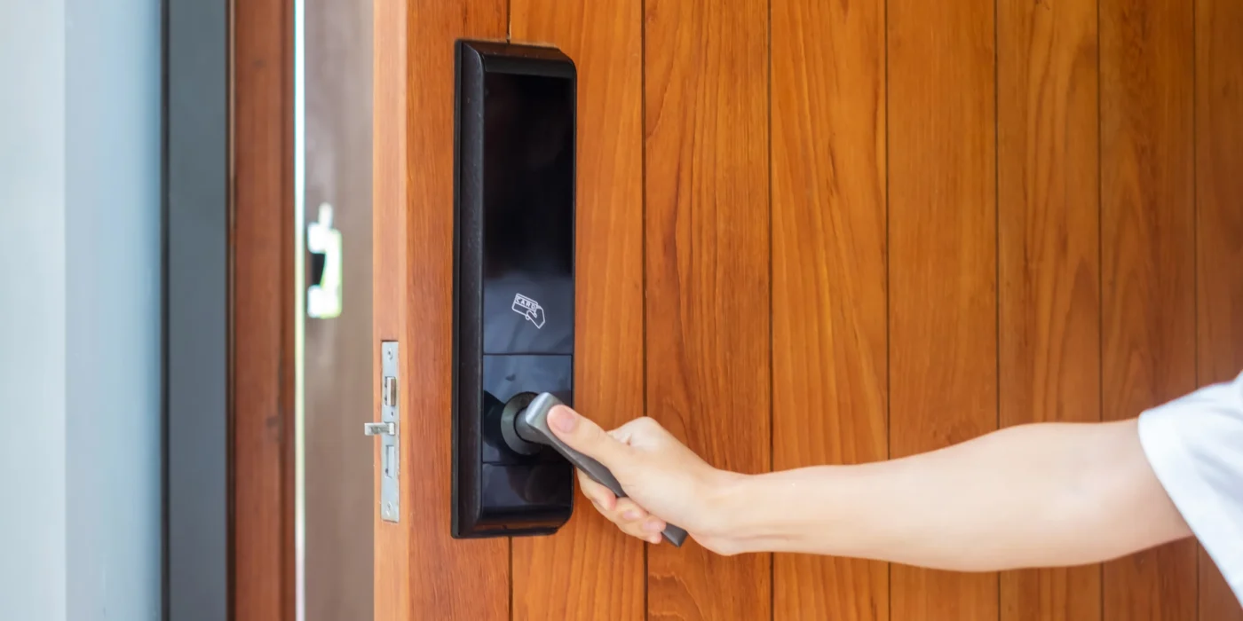 Khóa Cửa Vân Tay Đà Nẵng: Xu Hướng Khóa Cửa Thông Minh Đà Nẵng Hiện Nay Những đối tượng phù hợp sử dụng khóa cửa vân tay Đà Nẵng