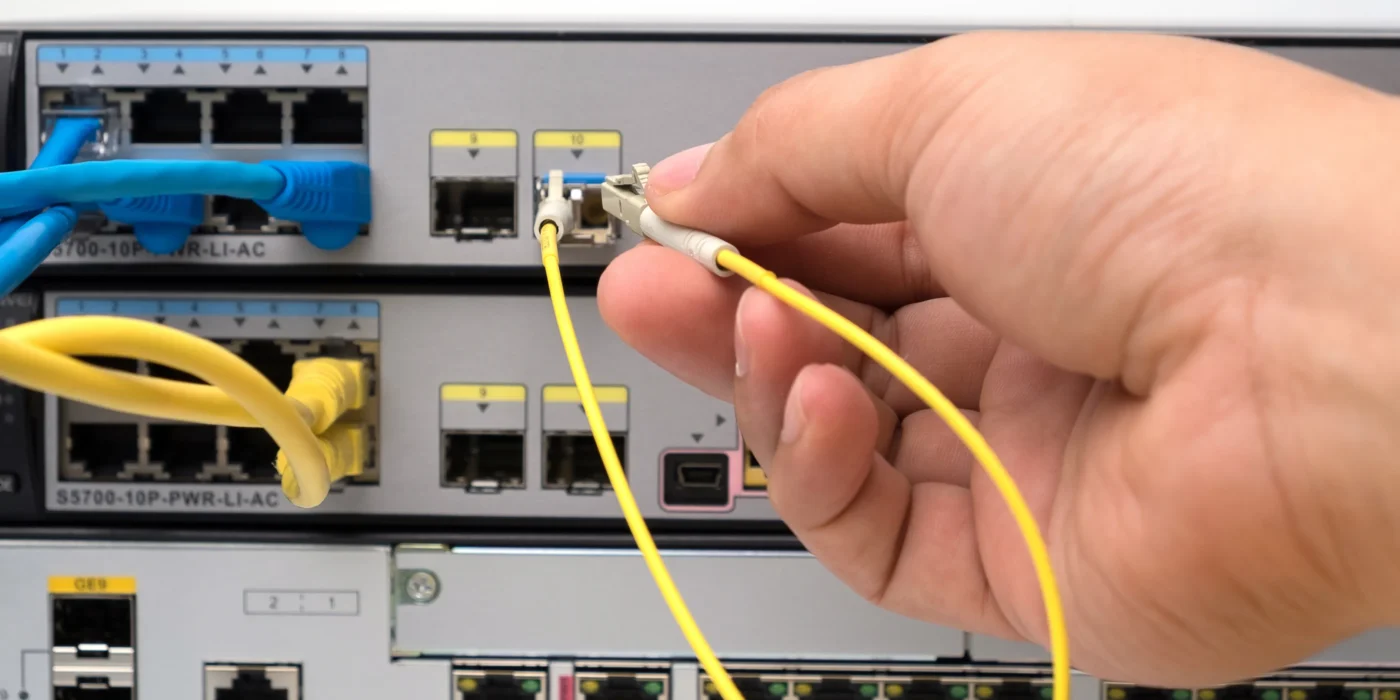 Báo Giá Thi Công Hệ Thống Mạng Đà Nẵng Chi Tiết Cho Doanh Nghiệp Switch PoE là gì?